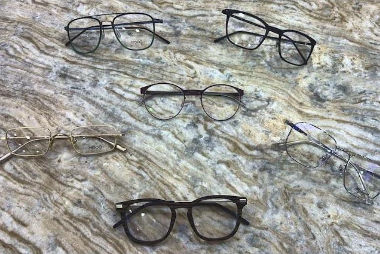 Materiali pregiati negli occhiali: titanio, legno, acetato italiano